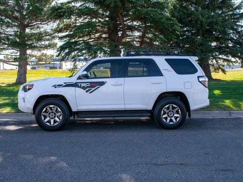 Used 2024 Toyota 4Runner TRD Off-Road image 3