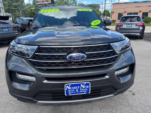 Used 2020 Ford Explorer XLT w/ Equipment Group 202A AWD/4WD image 8