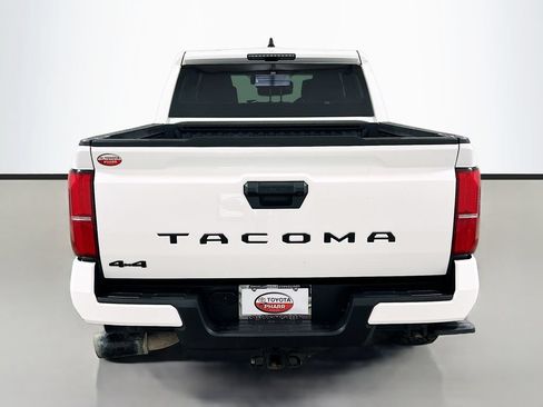 Used 2024 Toyota Tacoma TRD Sport AWD/4WD image 5