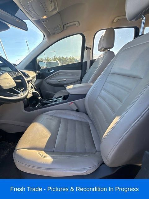 Used 2017 Ford Escape Titanium w/ Equipment Group 301A AWD/4WD image 10