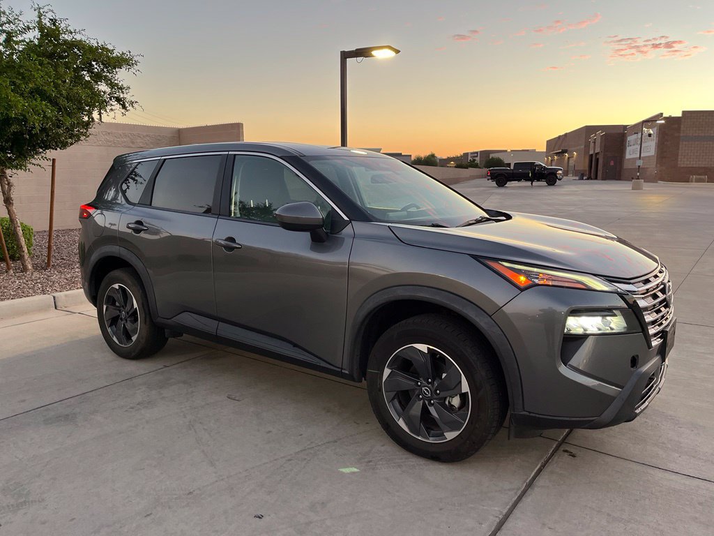 Used 2024 Nissan Rogue SV FWD image 4