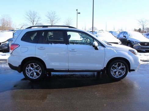 Used 2018 Subaru Forester 2.5i Touring image 2