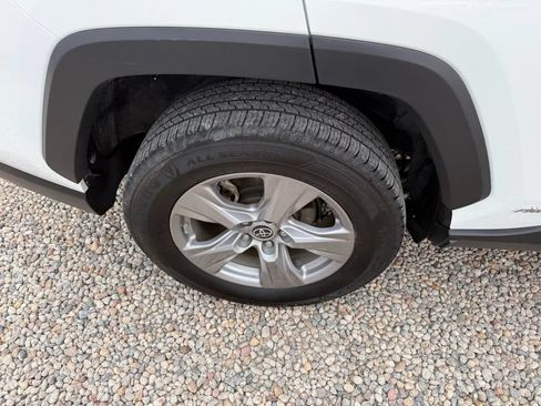 Used 2022 Toyota RAV4 LE AWD/4WD image 35
