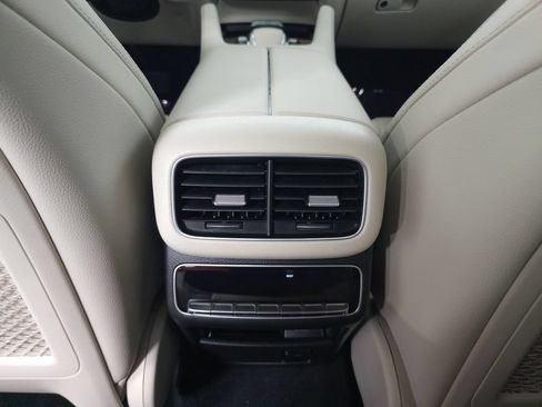 Used 2023 Mercedes-Benz GLS 450 4MATIC image 28