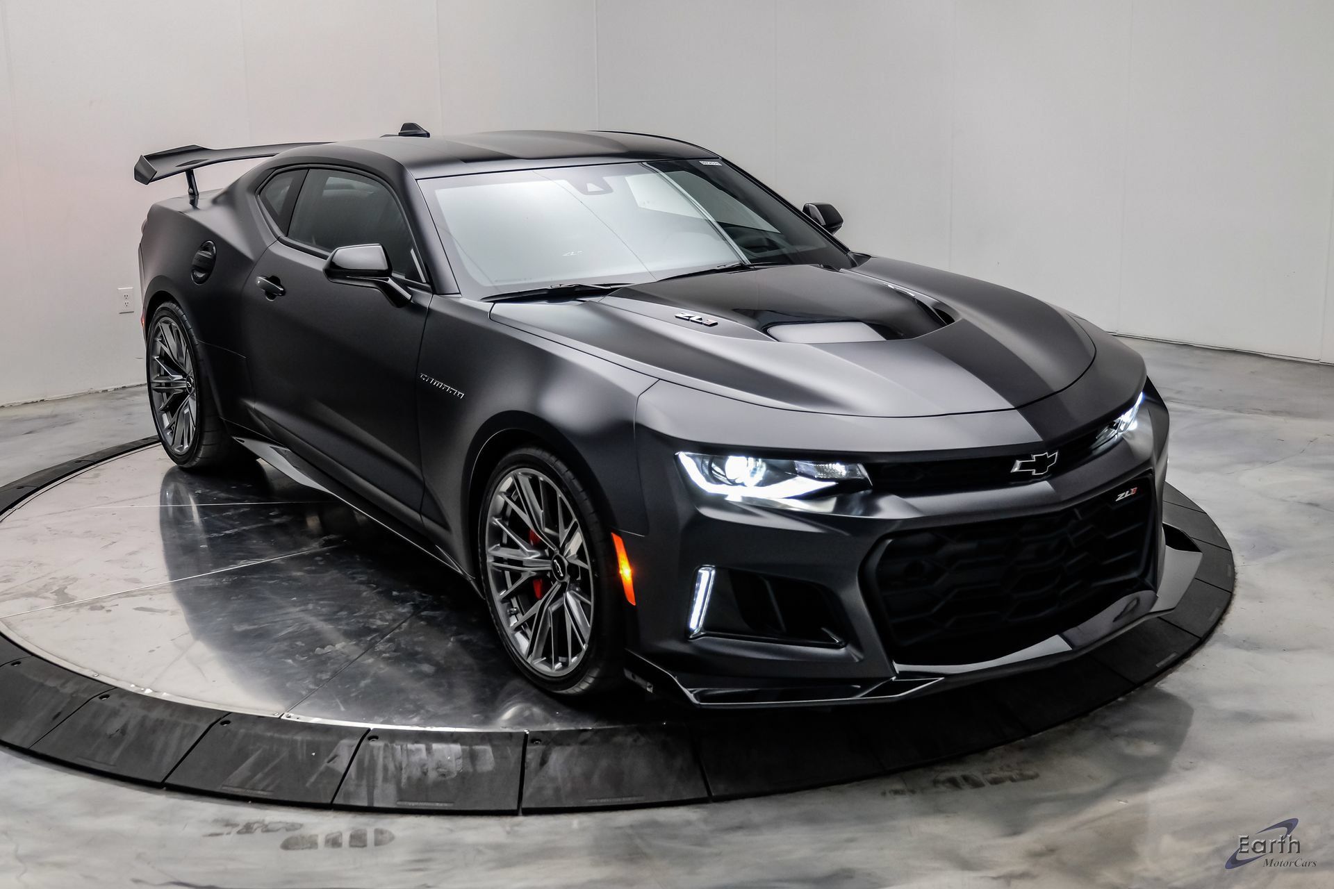 Used 2024 Chevrolet Camaro ZL1 RWD image 33