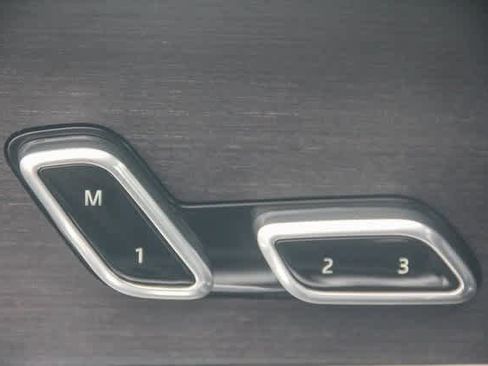 New 2025 Land Rover Range Rover SE image 18