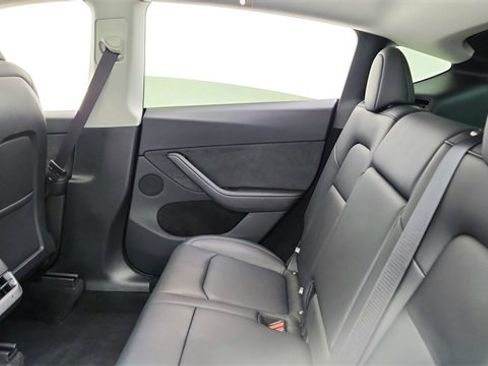 Used 2025 Tesla Model Y Long Range image 27