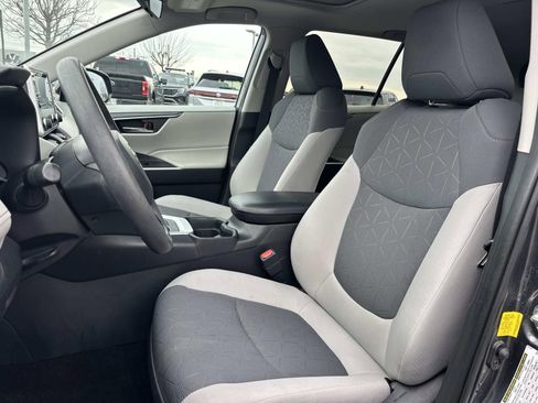Used 2019 Toyota RAV4 XLE w/ Convenience Package image 15