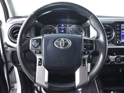 Used 2020 Toyota Tacoma SR5 image 15