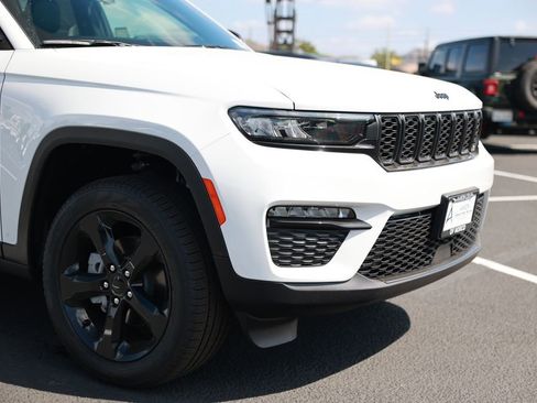 New 2025 Jeep Grand Cherokee Limited image 7