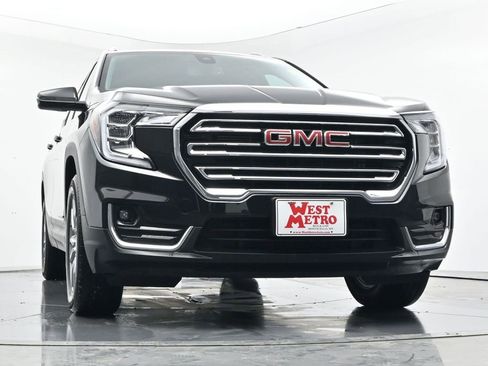 Used 2022 GMC Terrain SLT w/ LPO, Floor Liner Package image 29