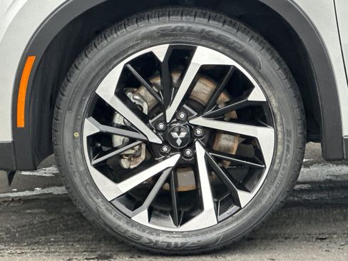 Used 2024 Mitsubishi Outlander SE image 32