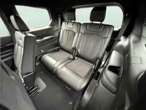 Used 2024 Jeep Grand Cherokee L Laredo image 12