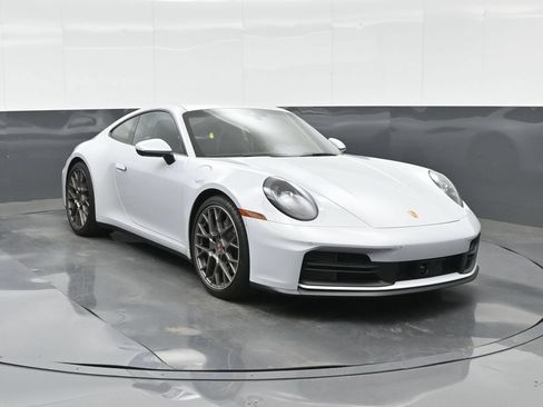 Certified 2025 Porsche 911 Carrera RWD image 11