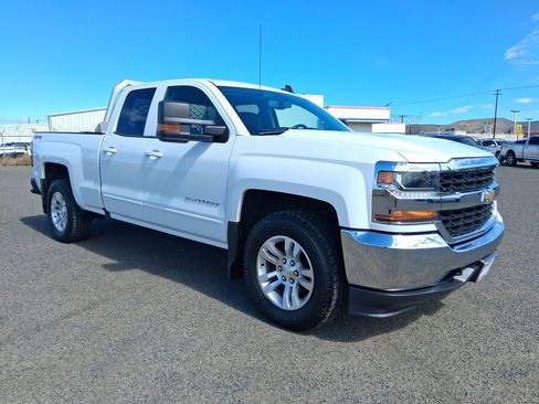 Used 2017 Chevrolet Silverado 1500 LT w/ Max Trailering Package image 1