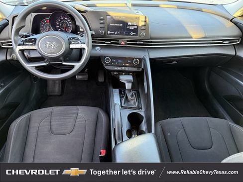 Used 2023 Hyundai Elantra SEL FWD image 11