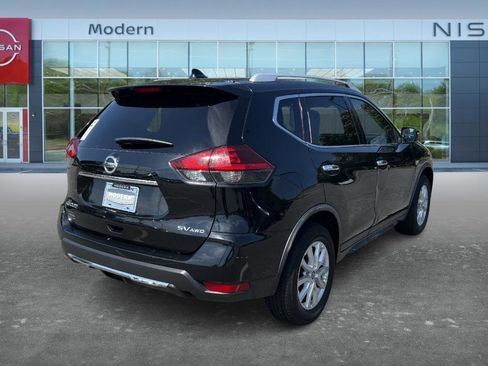 Used 2018 Nissan Rogue SV w/ Sun & Sound Touring Package AWD/4WD image 5