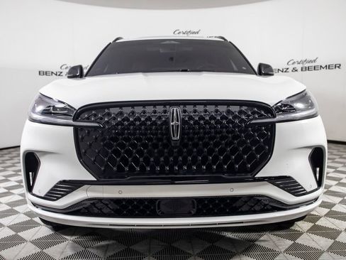Used 2026 Lincoln Aviator Reserve AWD/4WD image 4