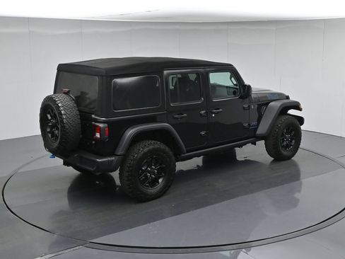 Used 2024 Jeep Wrangler Unlimited AWD/4WD image 42
