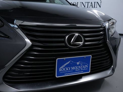 Used 2016 Lexus ES 350 w/ Navigation System Package FWD image 9