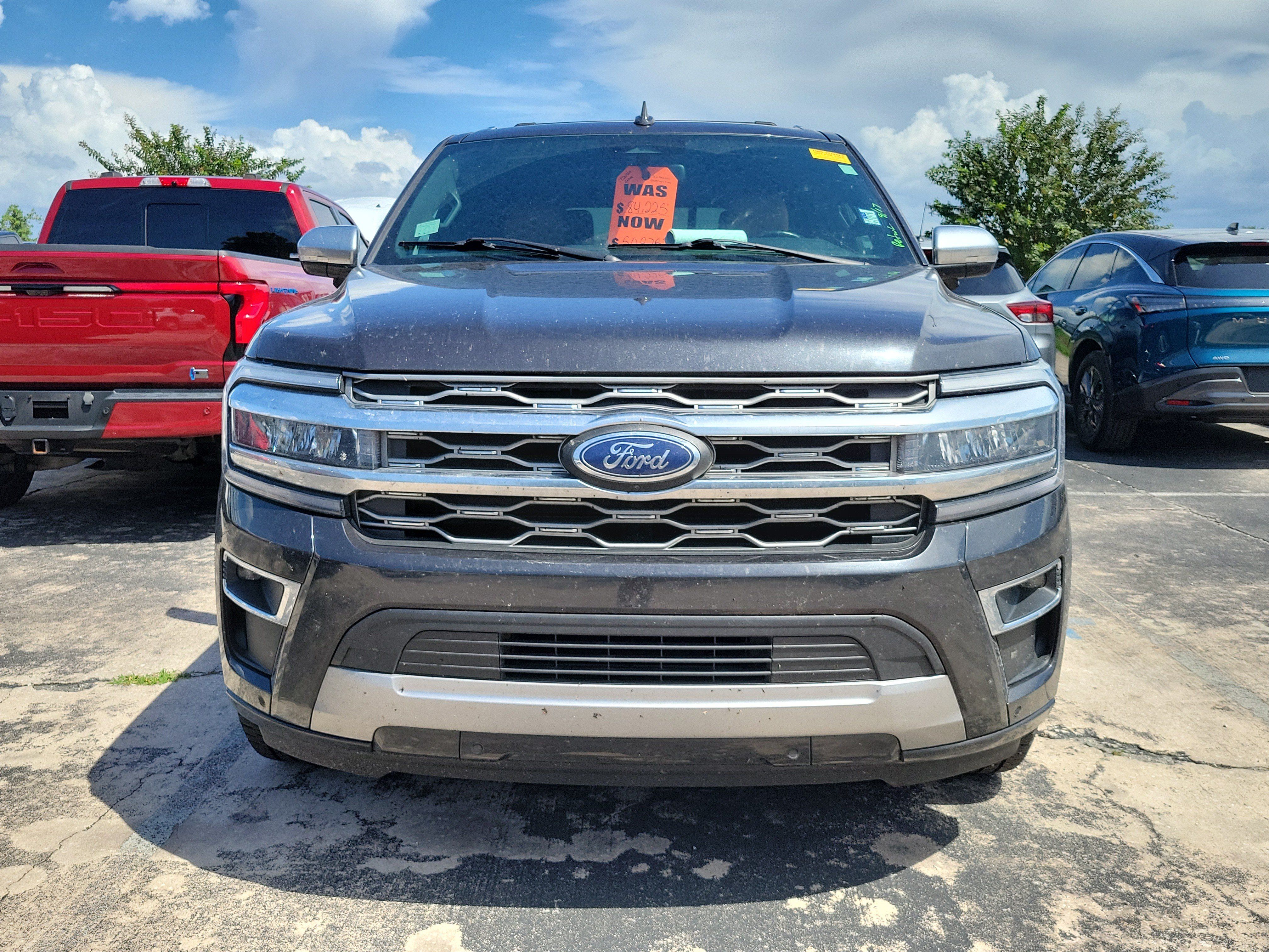 Used 2023 Ford Expedition Platinum RWD image 2