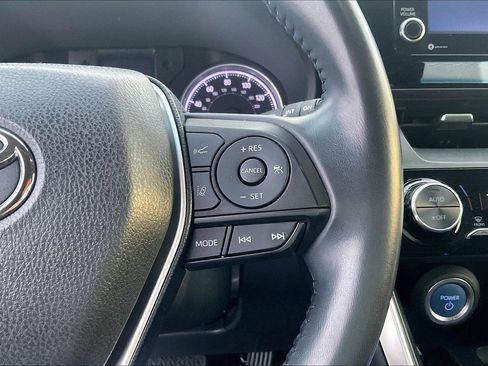 Used 2021 Toyota Venza LE image 21