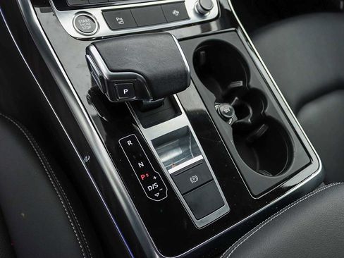 Used 2022 Audi Q8 Premium Plus w/ Premium Plus Package AWD/4WD image 25