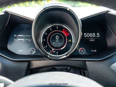 Used 2022 Aston Martin V8 Vantage Coupe image 40