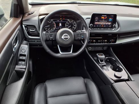 Used 2022 Nissan Rogue SV w/ SV Premium Package AWD/4WD image 9