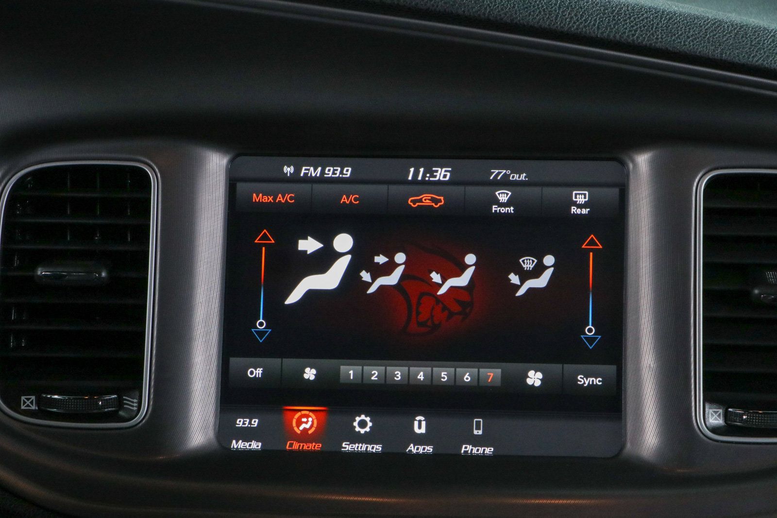 Used 2023 Dodge Charger SXT RWD image 19