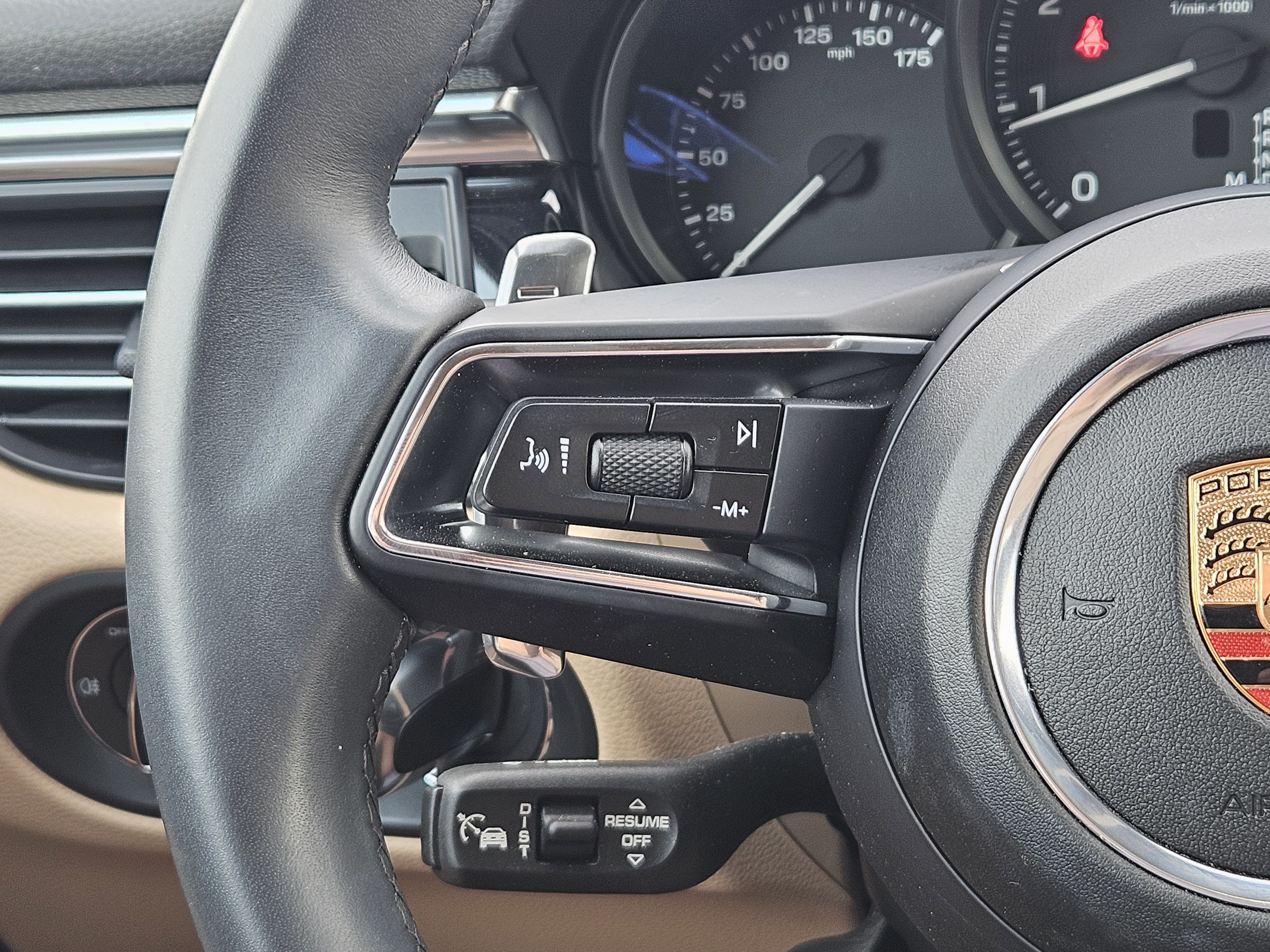 Certified 2026 Porsche Macan AWD/4WD image 26