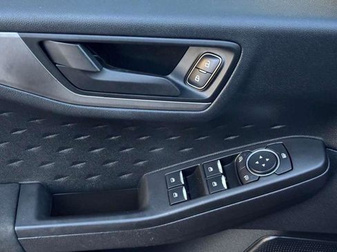 Used 2020 Ford Escape S image 10