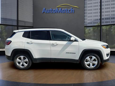 Used 2019 Jeep Compass Latitude w/ Popular Equipment Group AWD/4WD image 10