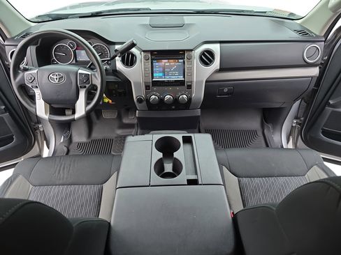 Used 2017 Toyota Tundra SR5 image 9
