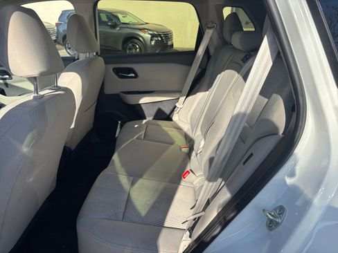 Used 2025 Nissan Rogue SV image 28