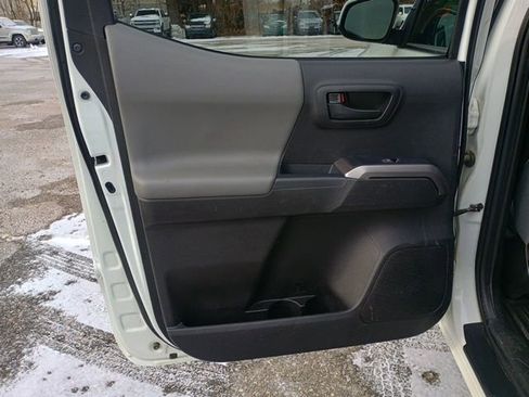 Used 2023 Toyota Tacoma SR5 image 18