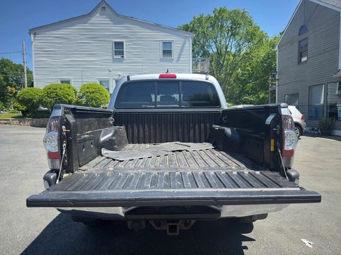 Used 2014 Toyota Tacoma 4x4 Double Cab w/ SR5 Package image 14