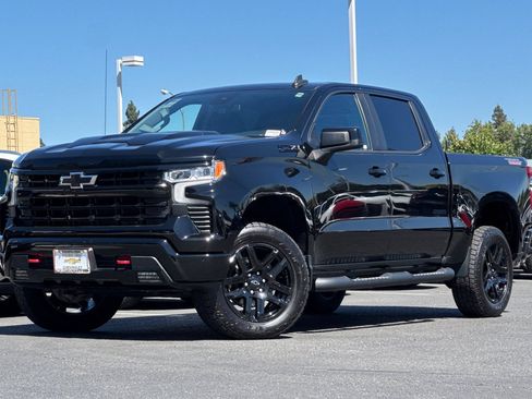Used 2023 Chevrolet Silverado 1500 LT Trail Boss w/ LPO, Dark Essentials Package AWD/4WD image 9