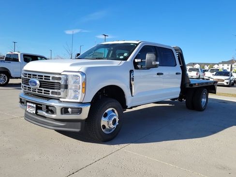 New 2026 Ford F350 XL w/ XL Chrome Package image 4