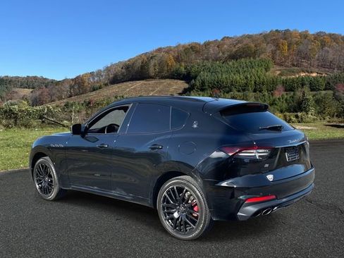 Used 2021 Maserati Levante image 5