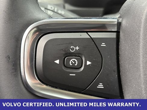 Certified 2023 Volvo XC40 B5 Ultimate w/ Protection Package Premier image 17