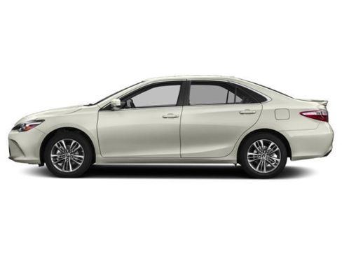 Used 2015 Toyota Camry SE FWD image 3
