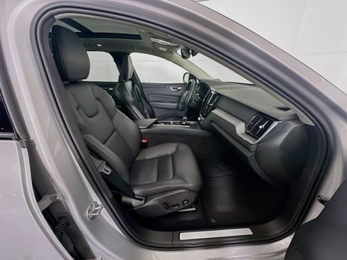 Used 2025 Volvo XC60 B5 Core image 34