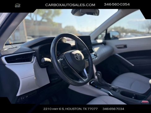 Used 2023 Toyota Corolla Cross LE image 9