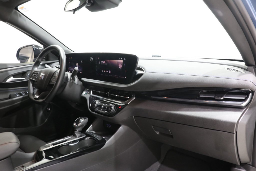Used 2025 Buick Envista Sport Touring w/ Convenience I Package FWD image 17