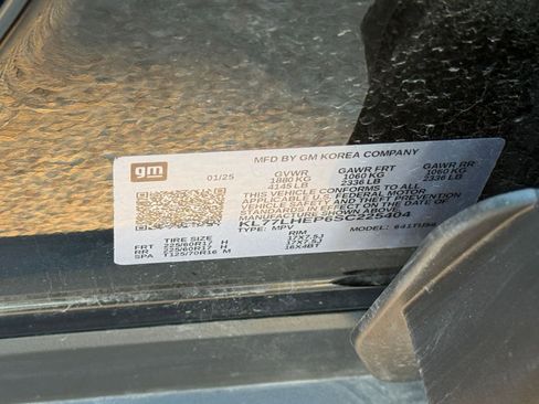 Used 2025 Chevrolet Trax LT image 29