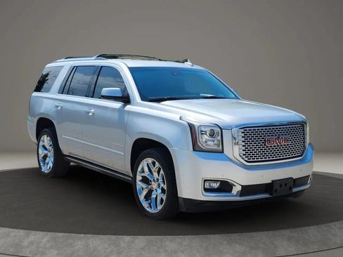 Used 2017 GMC Yukon Denali AWD/4WD image 10