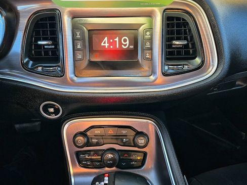 Used 2017 Dodge Challenger SXT image 29