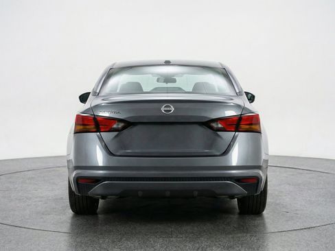 Used 2025 Nissan Altima 2.5 SV FWD image 7
