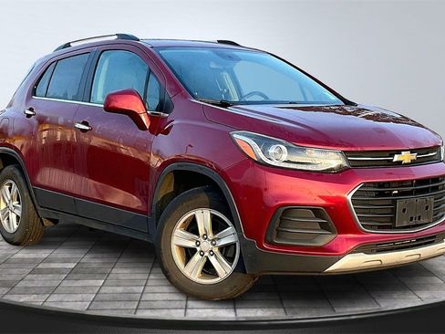 Used 2019 Chevrolet Trax LT w/ LT Convenience Package image 12